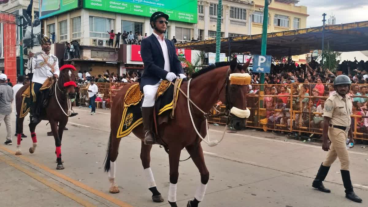 ಕುದುರೆ ಸವಾರಿ ಮಾಡಿದ ಪ್ರಾದೇಶಿಕ ಆಯುಕ್ತರು