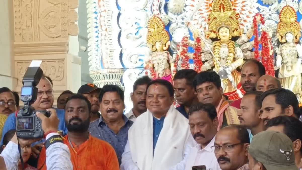 Odisha CM Majhi visits Durga Mandap in Cuttack.