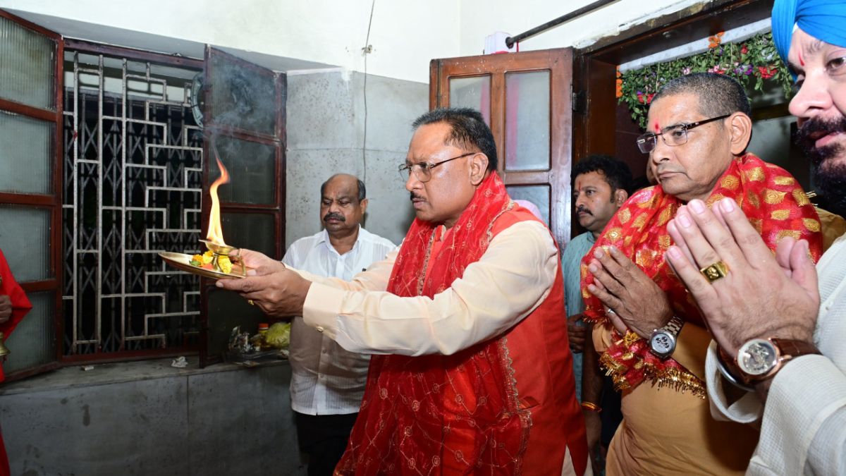 CM Vishnu Dev Sai Worship Goddess Maa Durga