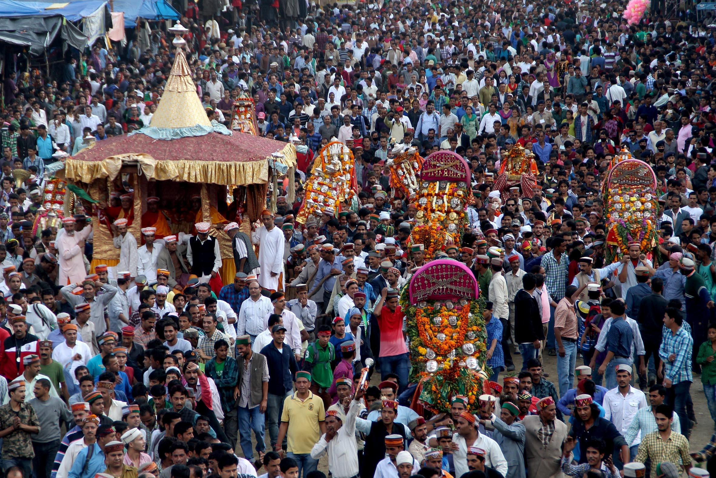 Kullu Dussehra in Himachal Pradesh is a week-long festival that offers a unique opportunity to experience the vibrant culture of the valley.