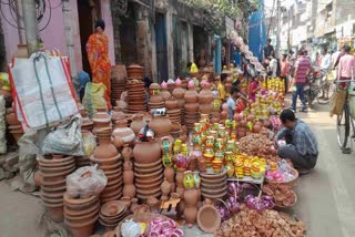 पटना में मिट्टी के दीयों की बाजार में मांग