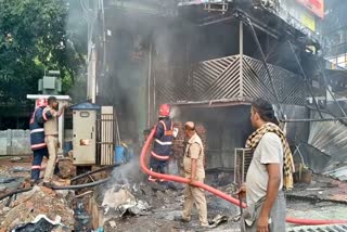 Fire Break Out In Hotel Mezza Thrissur  തൃശൂര്‍ നഗരത്തില്‍ ഹോട്ടലിന് തീ പിടിച്ചു  Hotel Mezza Thrissur  തൃശൂര്‍ തീപിടിത്തം