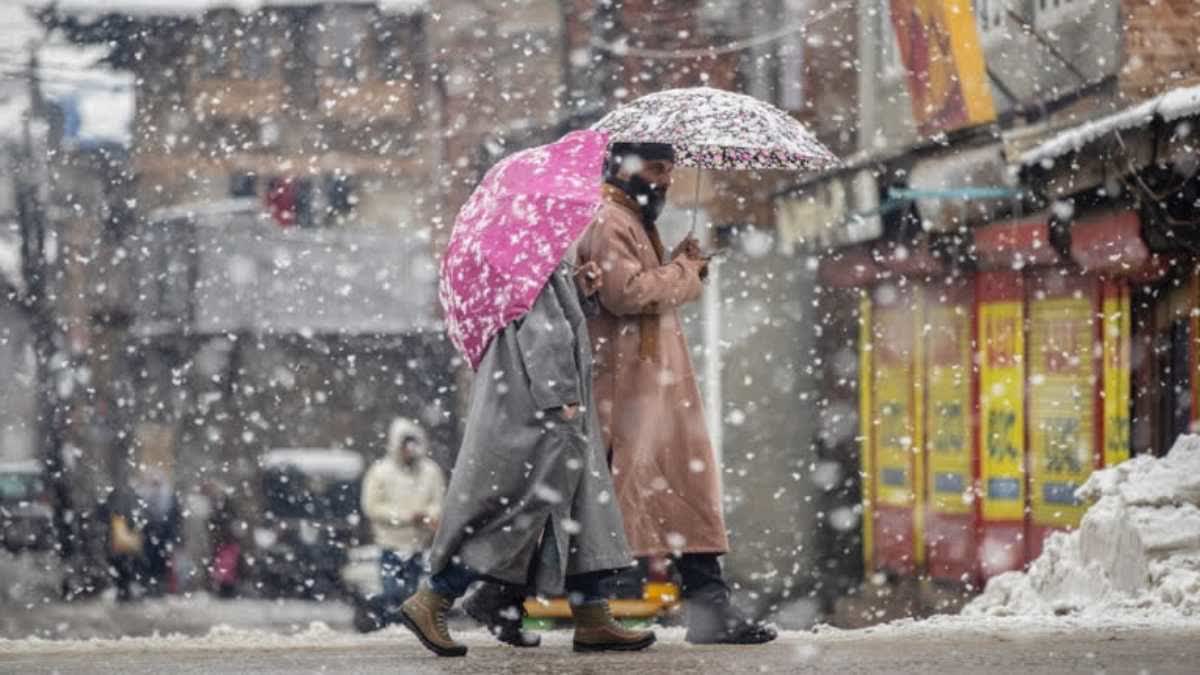 وادی کے میدانی علاقوں میں ہلکی بارش