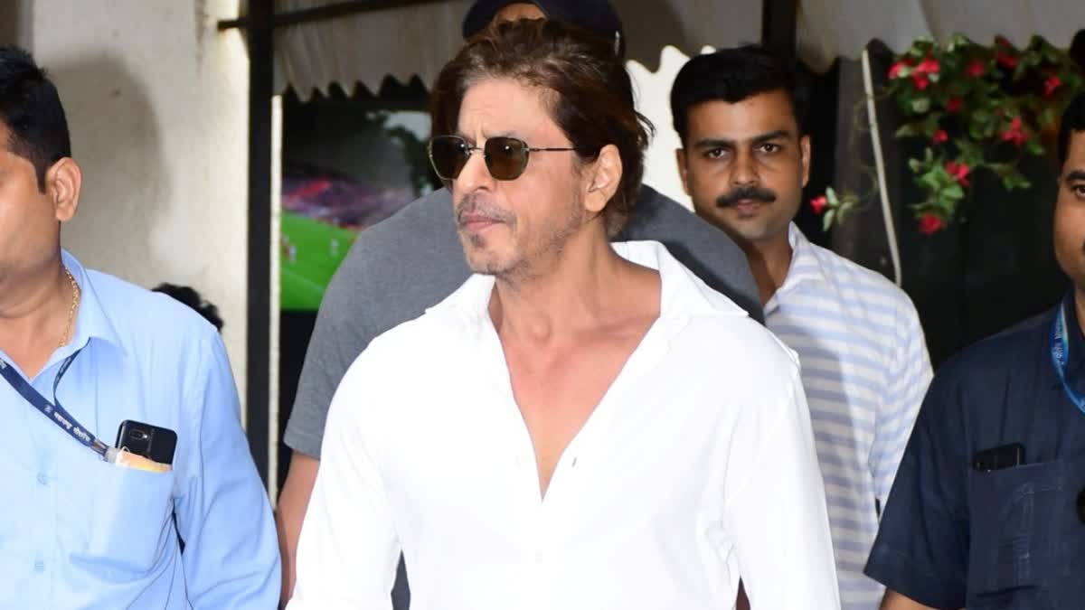 Mumbai Police Arrest Raipur Lawyer In Connection To Death Threat Against Shah Rukh Khan