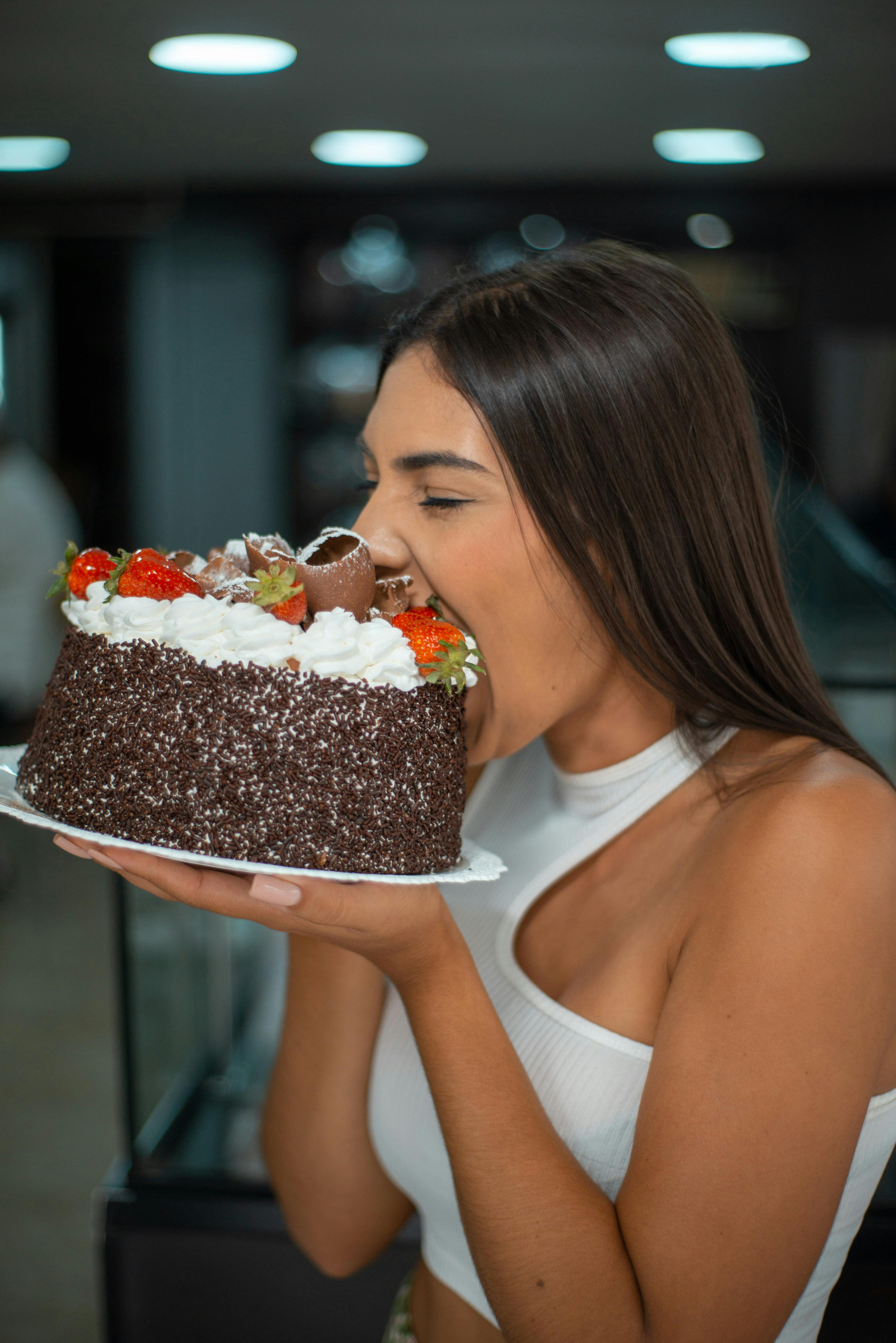 ABNORMAL SWEET CRAVING AFFECTS HEALTH AND HOW TO CONTROL SWEET CRAVINGS