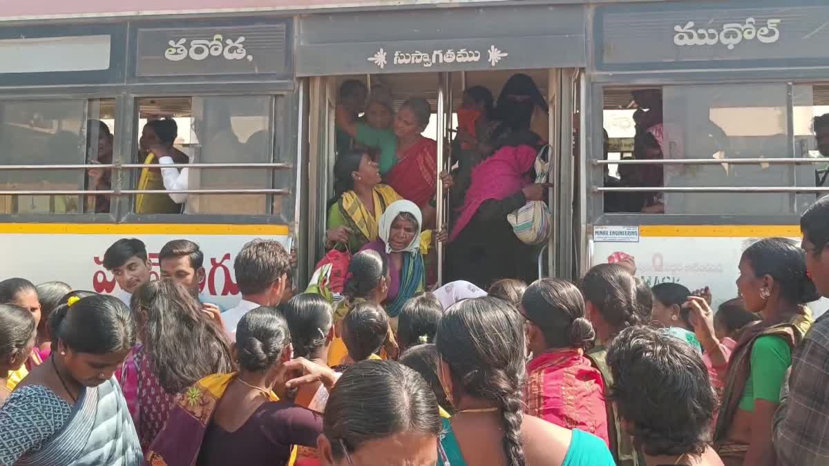 Huge Crowd In RTC Buses