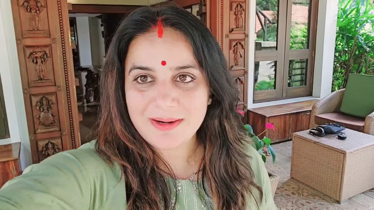 Actress Pooja gandhi in mungaru male movie shooting home