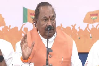 former-dcm-k-s-eshwarappa-slams-minister-priyank-kharge