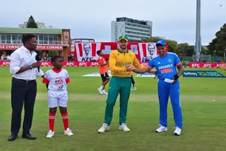 South Africa win the toss