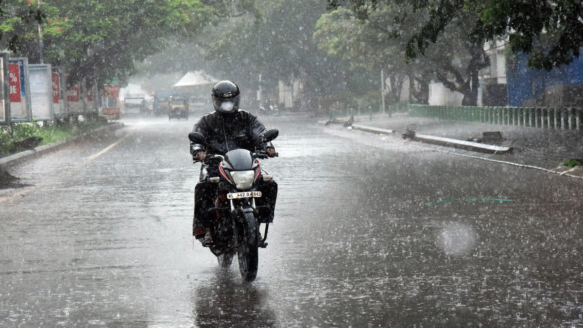 KERALA RAIN WARNING  RAIN PREDICTIONS Kerala  മഴ മുന്നറിയിപ്പ് കേരളം  Weather Updates In Kerala