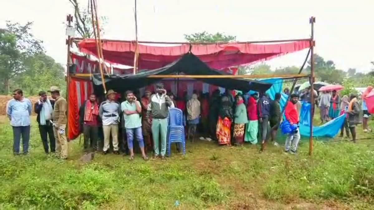 dead-students-funeral-in-kolara