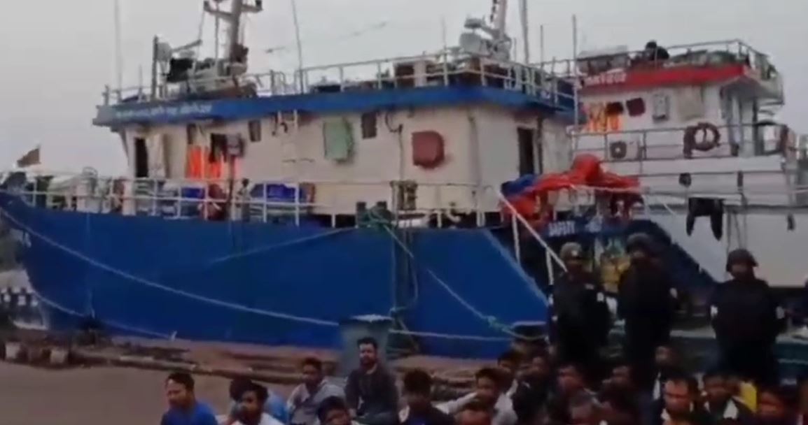 BANGLADESHIS FISHERMEN