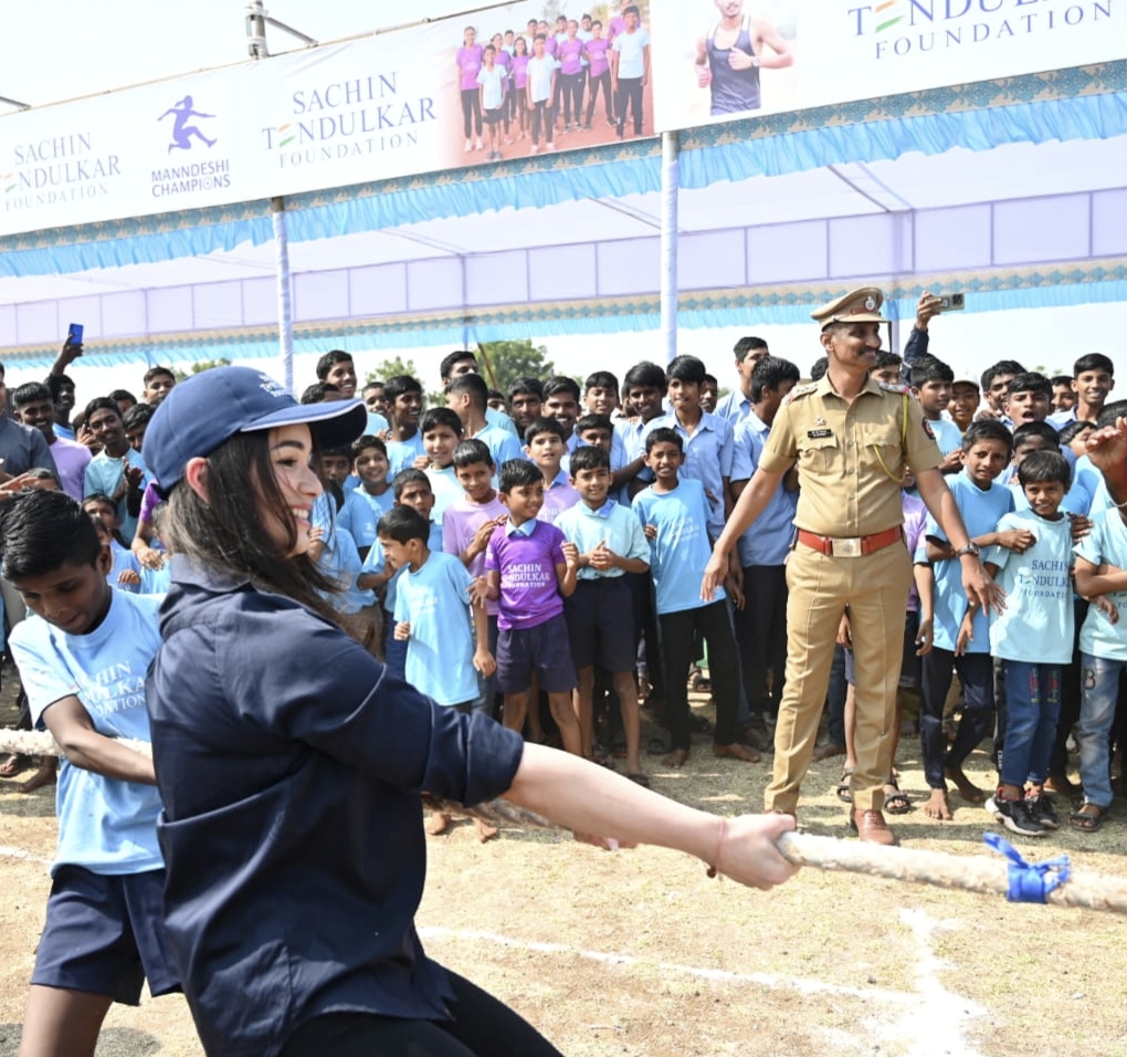 Master Blaster Sachin Tendulkar And Sara Tendulkar