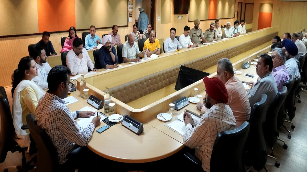 Chandigarh Administration meeting with traders