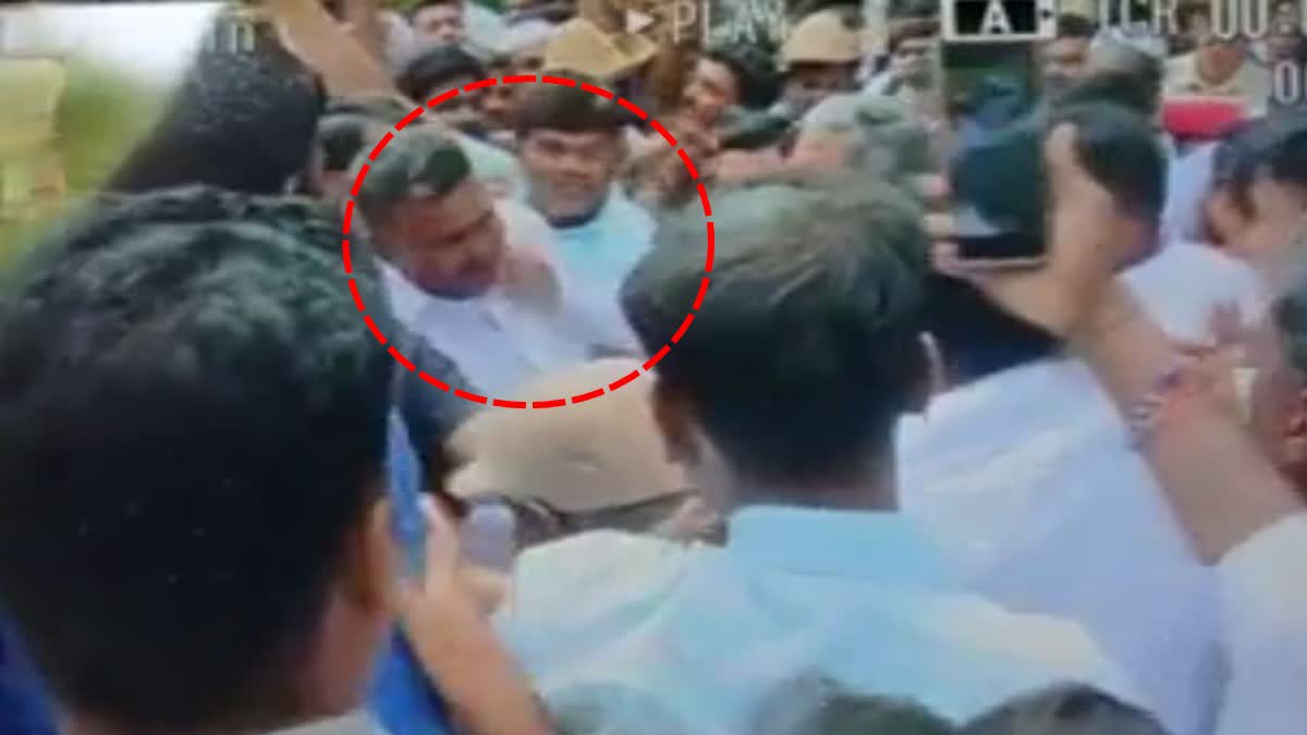 Siddaramaiah slapped a worker