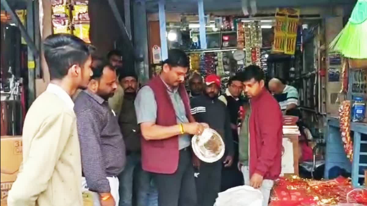 सिंगल यूज प्लास्टिक पर ईओ की कार्रवाई