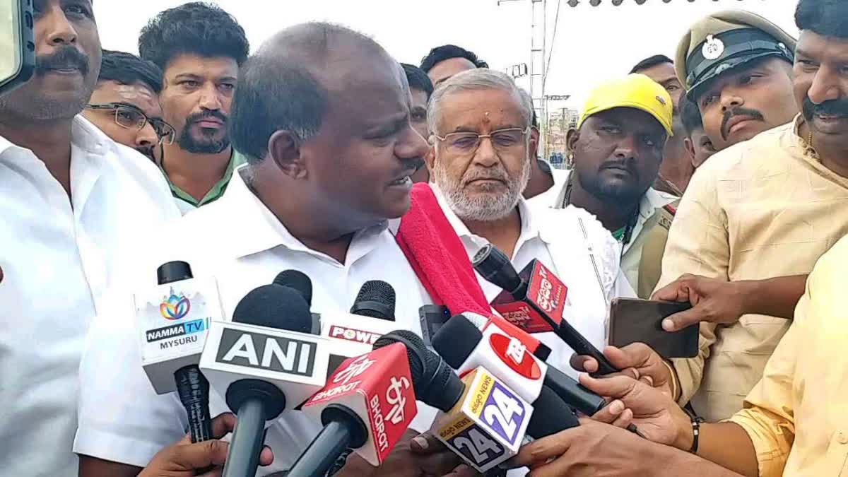 Former CM Kumaraswamy spoke to reporters.