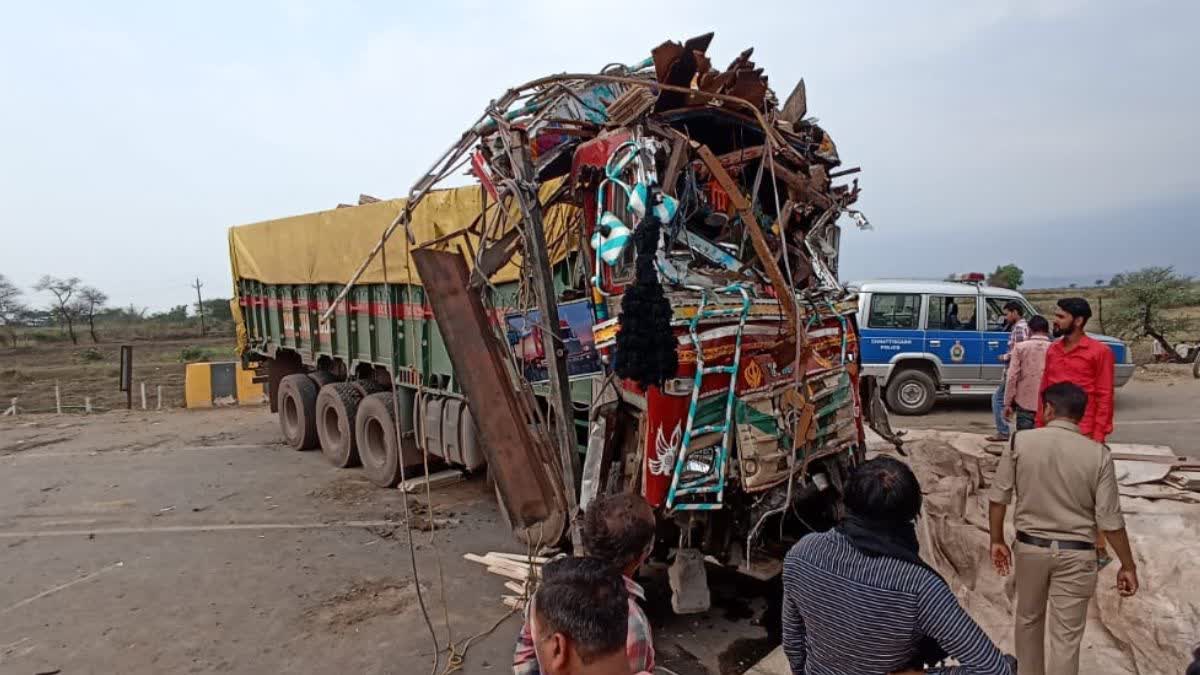 Kawardha Road accident