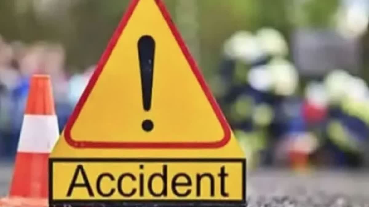 accident  അപകടം  സൗദി അപകടം  ഉംറ തീർത്ഥാടകർ  ബസ് പാലത്തിലിടിച്ച് മറിഞ്ഞു  യെമൻ  അസീർ പ്രവിശ്യ  തെക്കുപടിഞ്ഞാറൻ സൗദി അറേബ്യ  റംസാൻ മാസം  പുണ്യമാസം  saudi arabia  accident  bus hit  bus hits bridge in Saudi 20 people died