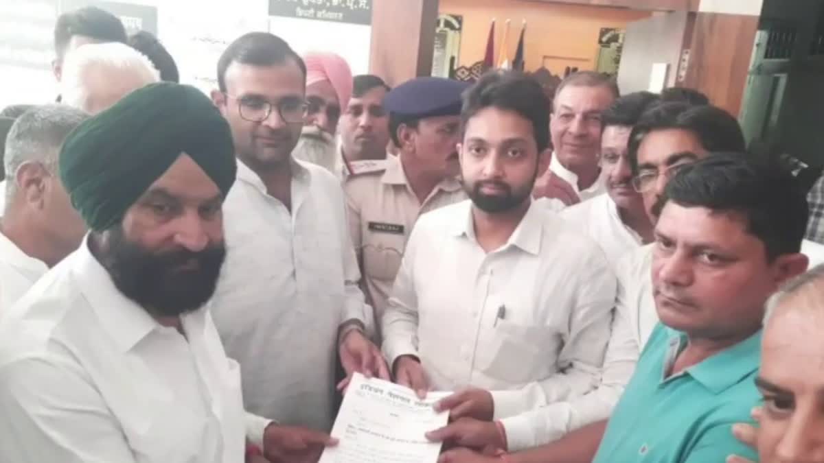 Karan Chautala submitted memorandum to DC