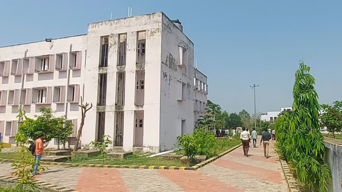 engineering student found hanging in jajpur