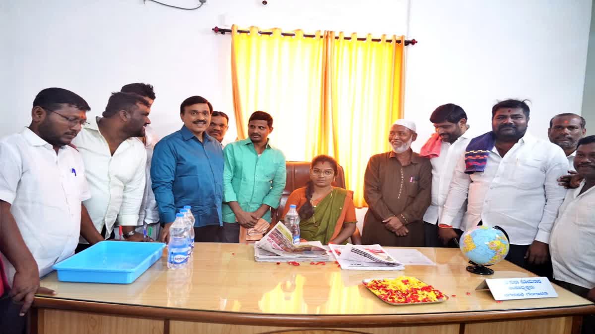 Sudha Somnath Gangavathy Municipal Council Vice President
