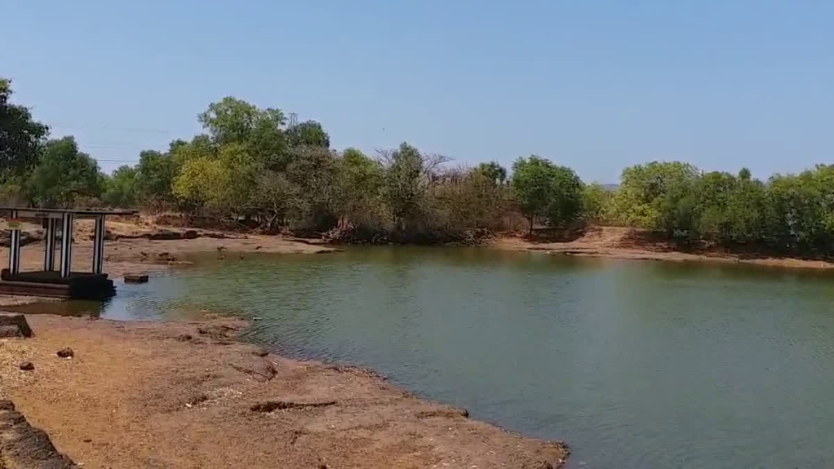 Vadukunda  vadukunda lake in madayippara kannur  madayippara kannur  madayippara  vadukunda lake  വടുകുന്ദ തടാകം  വടുകുന്ദ ക്ഷേത്രം  കണ്ണൂർ മാടായിപ്പാറ  മാടായിപ്പാറ  മാടായിപ്പാറ വടുകുന്ദ തടാകം  മാടായിക്കോട്ട