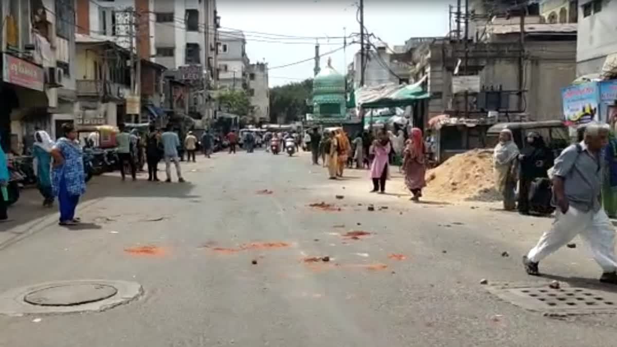 A Massive Stone Pelting on Ramnavmi Shobhayatra in Vadodara of gujarat