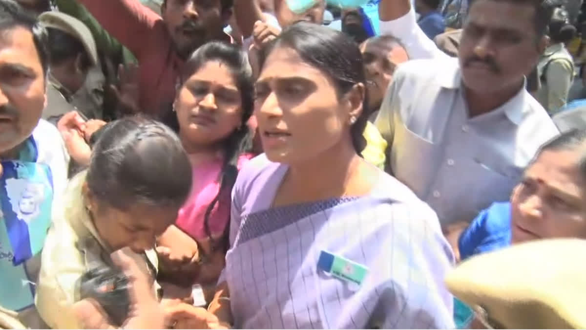 YS Sharmila Arrest in Hyderabad