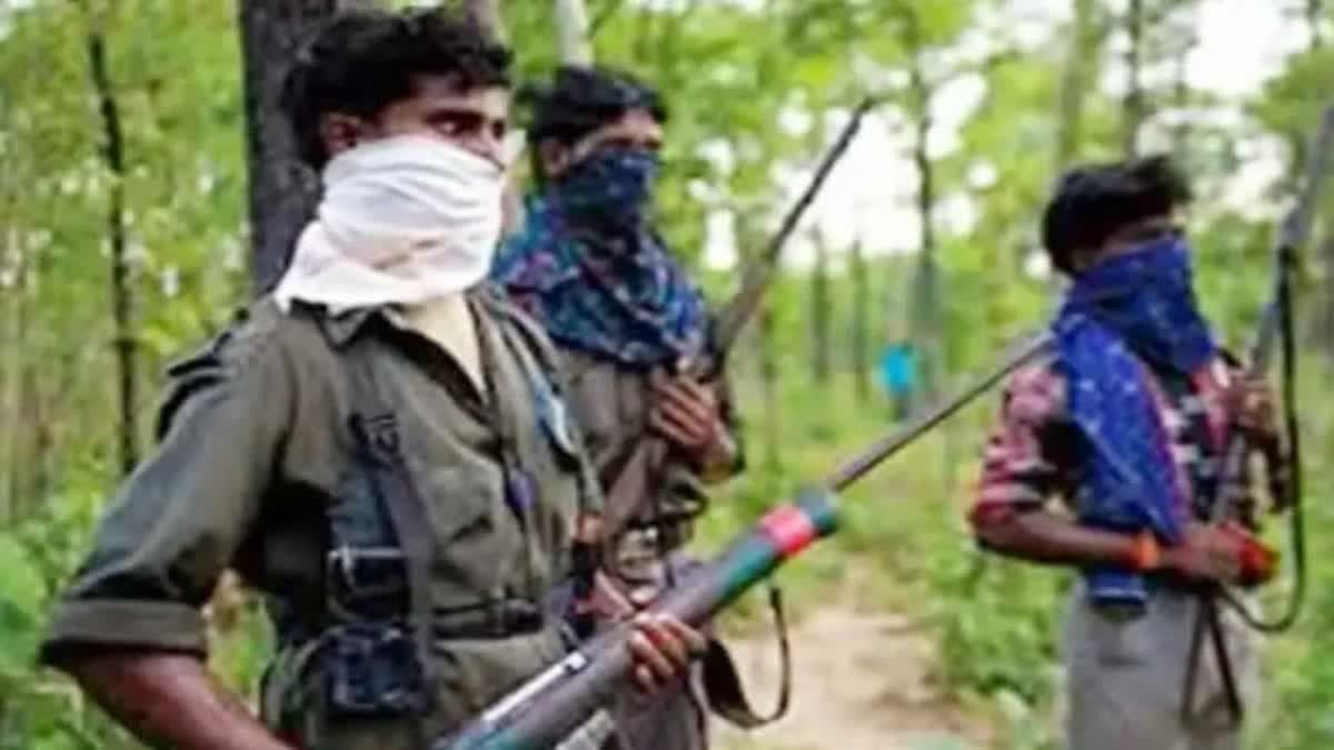 Etv Bharatcpi-maoists-looted-explosive-material-in-chaibasa