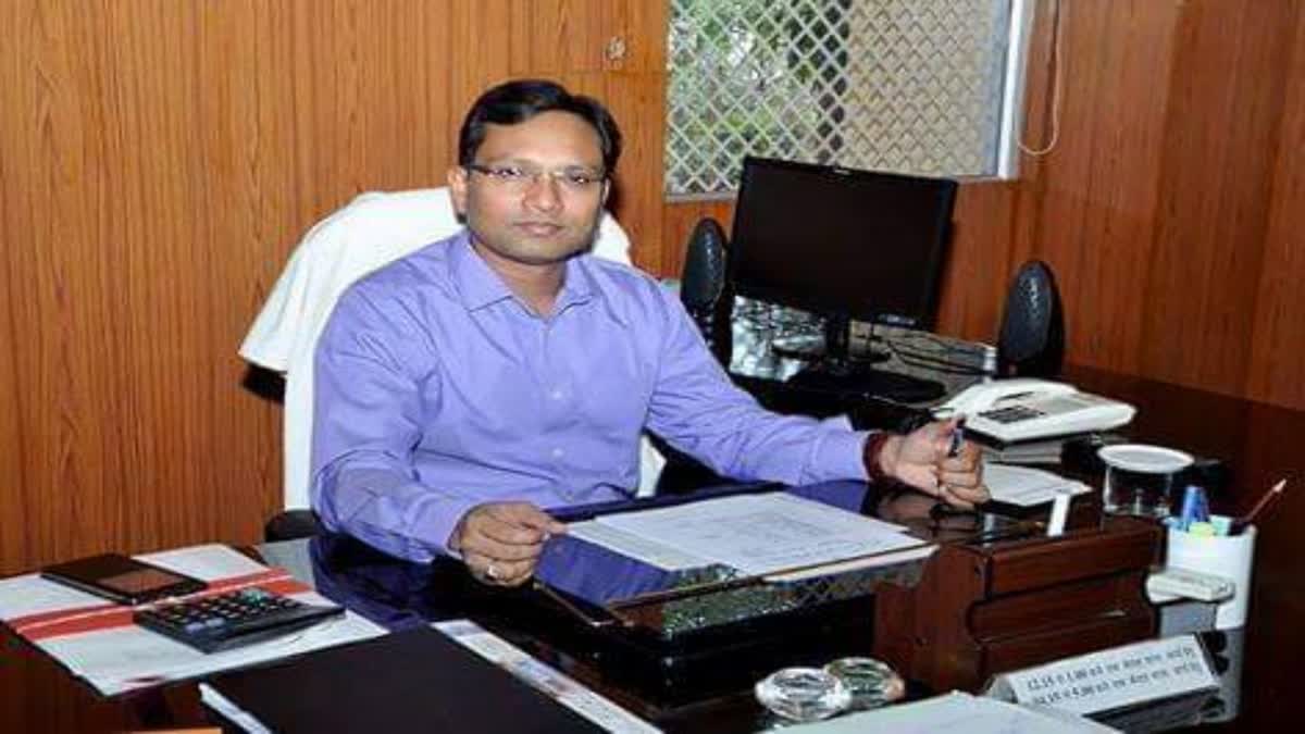 IAS B Chandrasekhar transfer to Bhopal