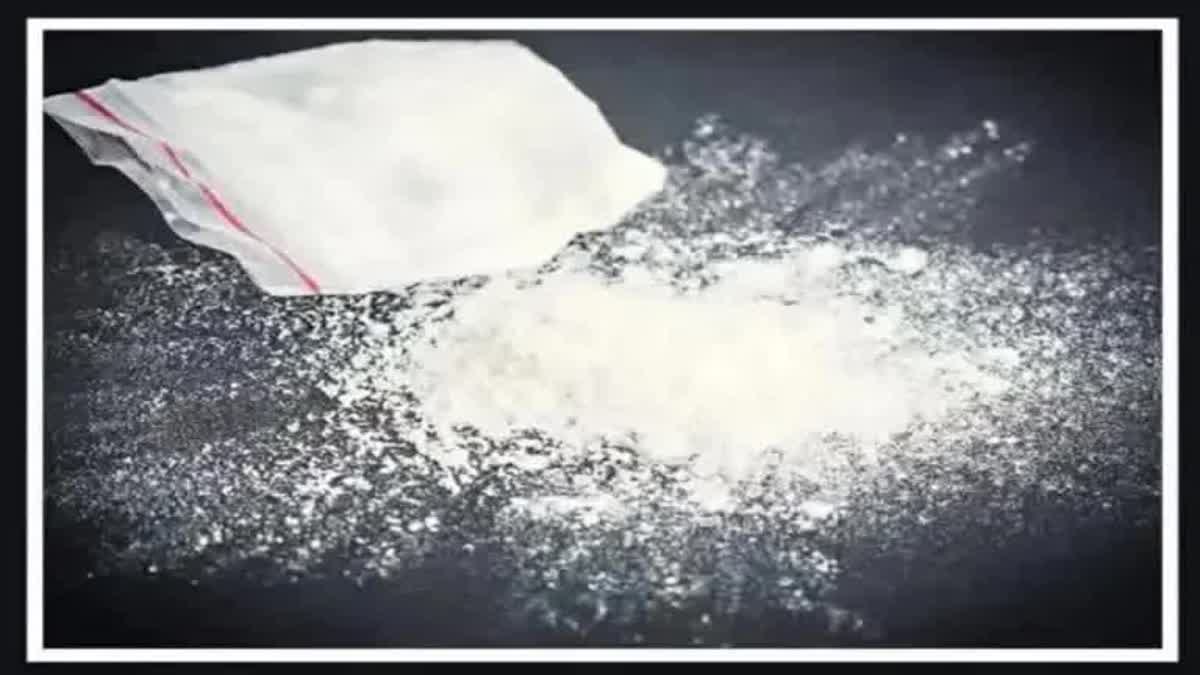 Kutch Crime News : ફરી એક મહિલા 3 લાખથી વધુના ડ્રગ્સ સાથે પકડાય