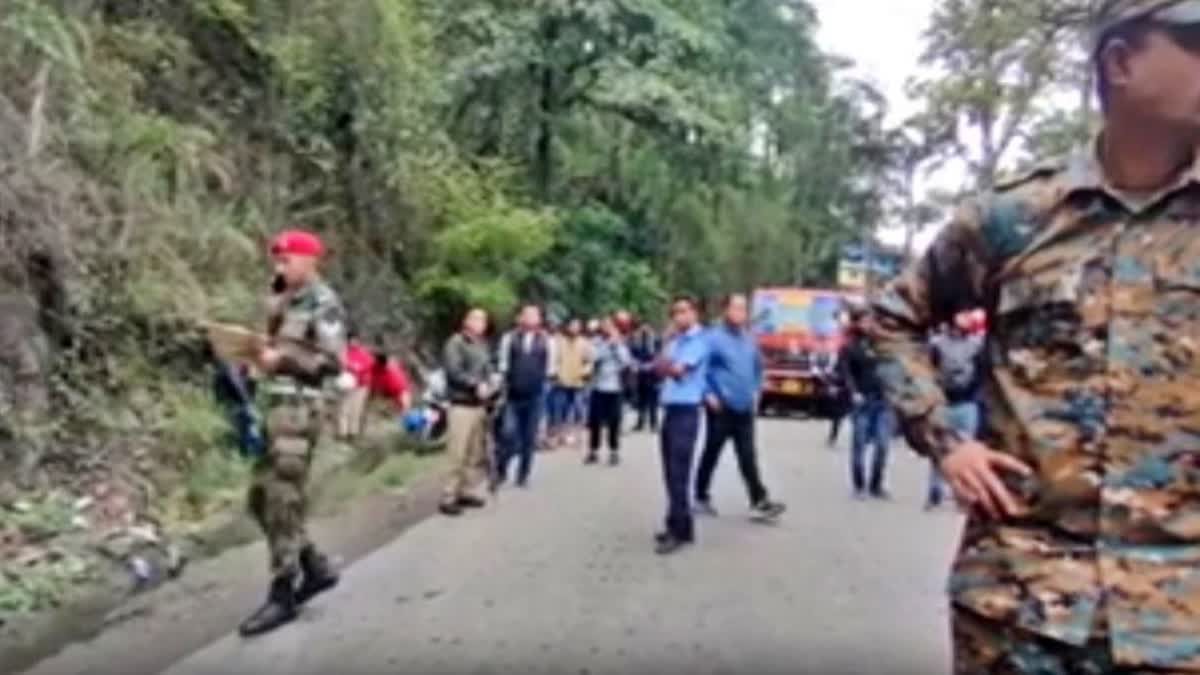 Army vehicle falls into Teesta