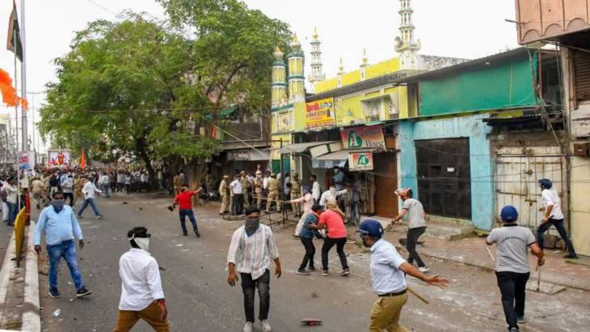 बंगाल के अब हुगली में दो गुटों में हिंसक झड़प, पत्थरबाजी और आगजनी- Violent clash, stone pelting and arson between two groups in Hooghly of Bengal