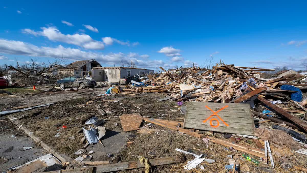 Tornado hits America