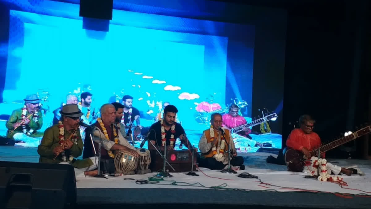 Muslim artists sing spiritual songs in Khole ke Hanuman Mandir