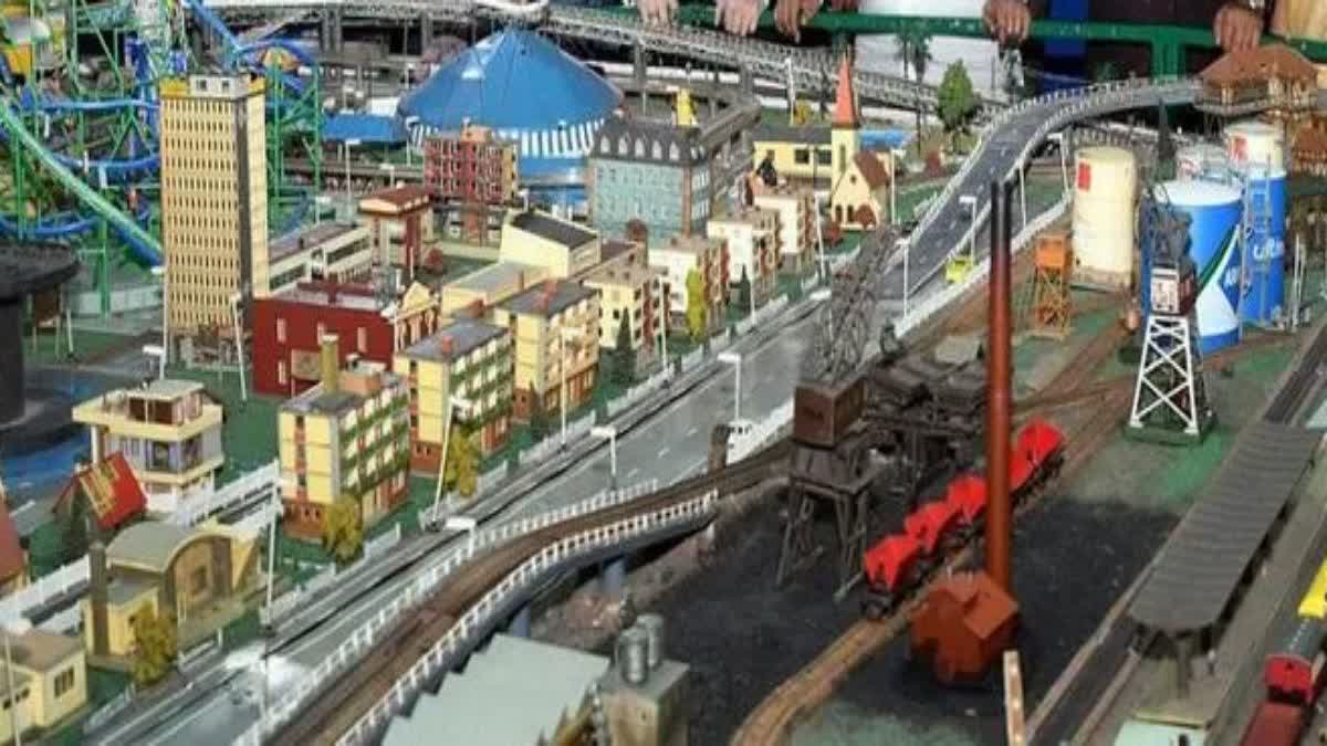 Vande Bharat train model showcased at rail museum in Pune