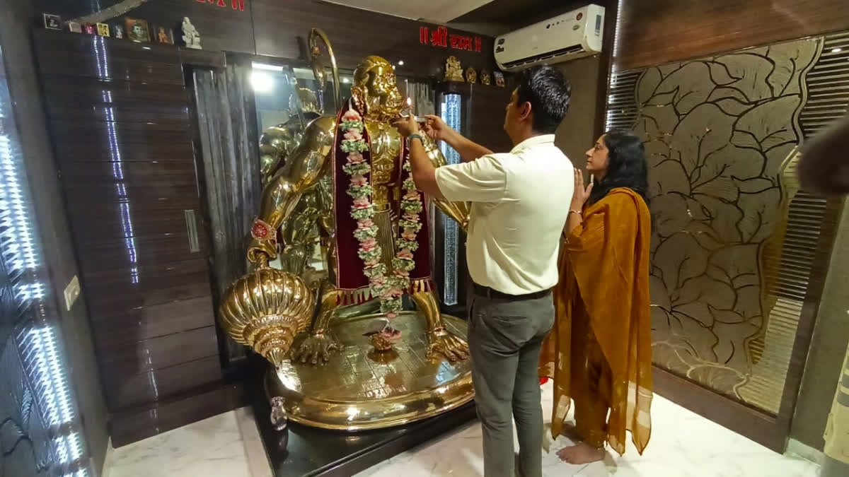 Gold plated 350 kg Lord Hanuman statue installed in a house in Surat