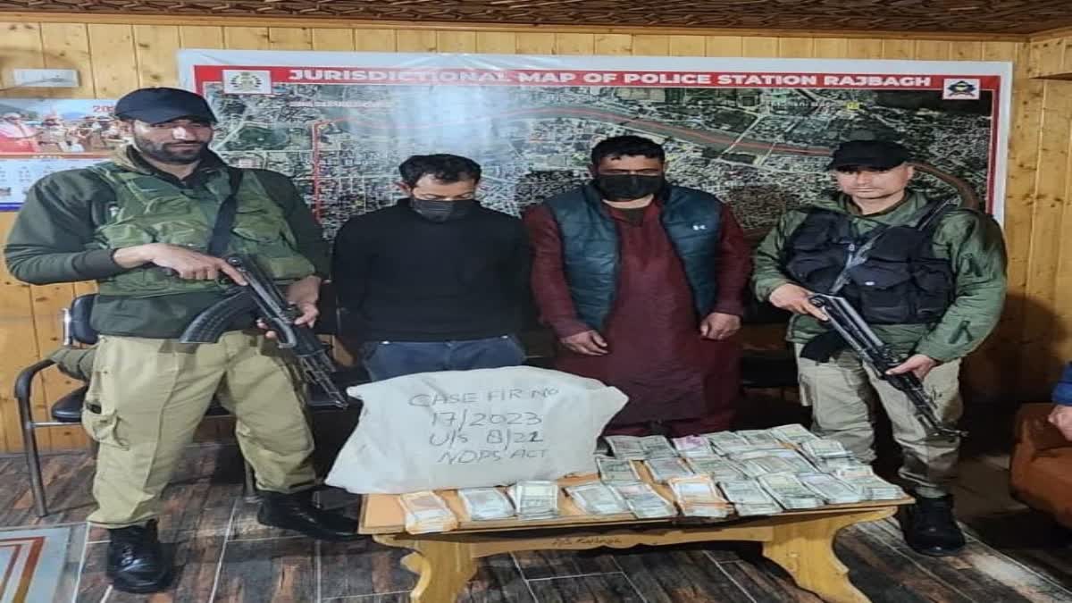 two-cross-border-narco-smugglers-held-in-srinagar-police