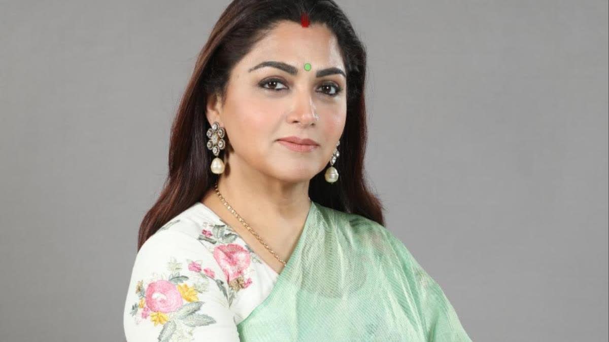 khushbu-sundar-hospitalised-due-to-high-fever