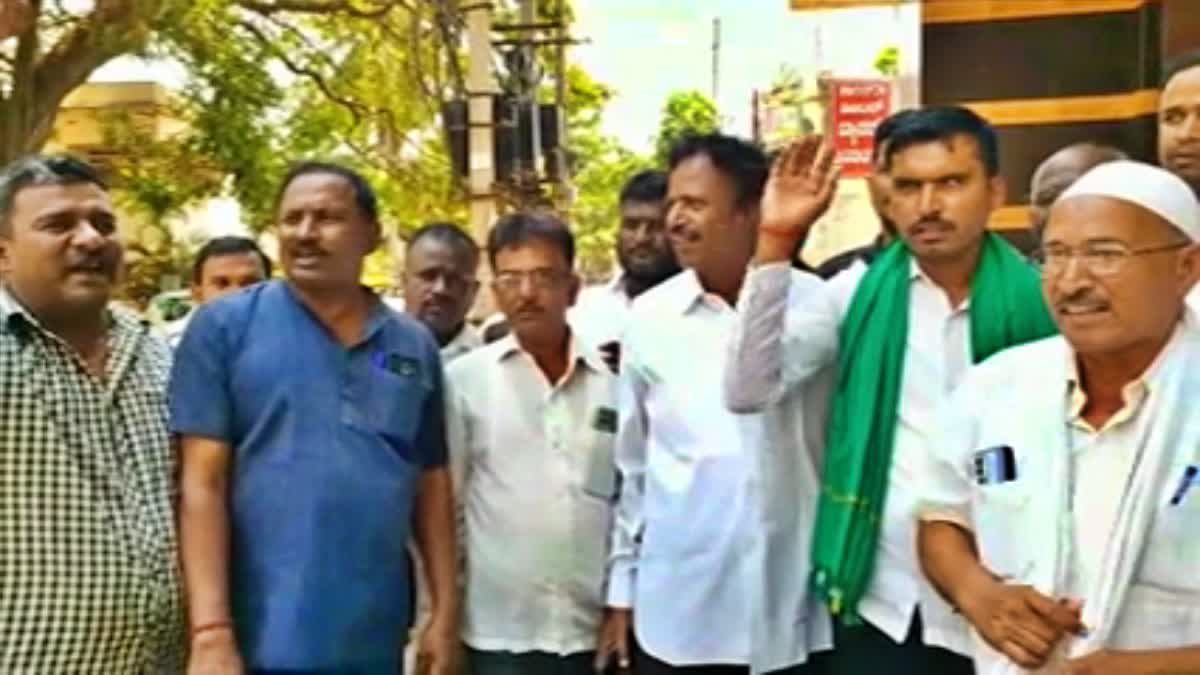 Harihara MLA S Ramappa Supporters