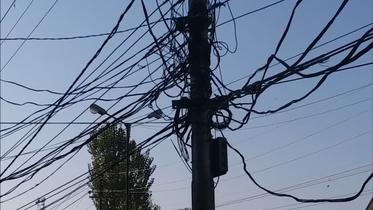 unscheduled power cuts irks Anantnag residents