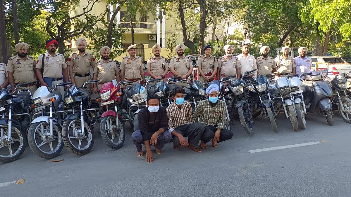 Amritsar police arrested 10 members of the gang of thieves