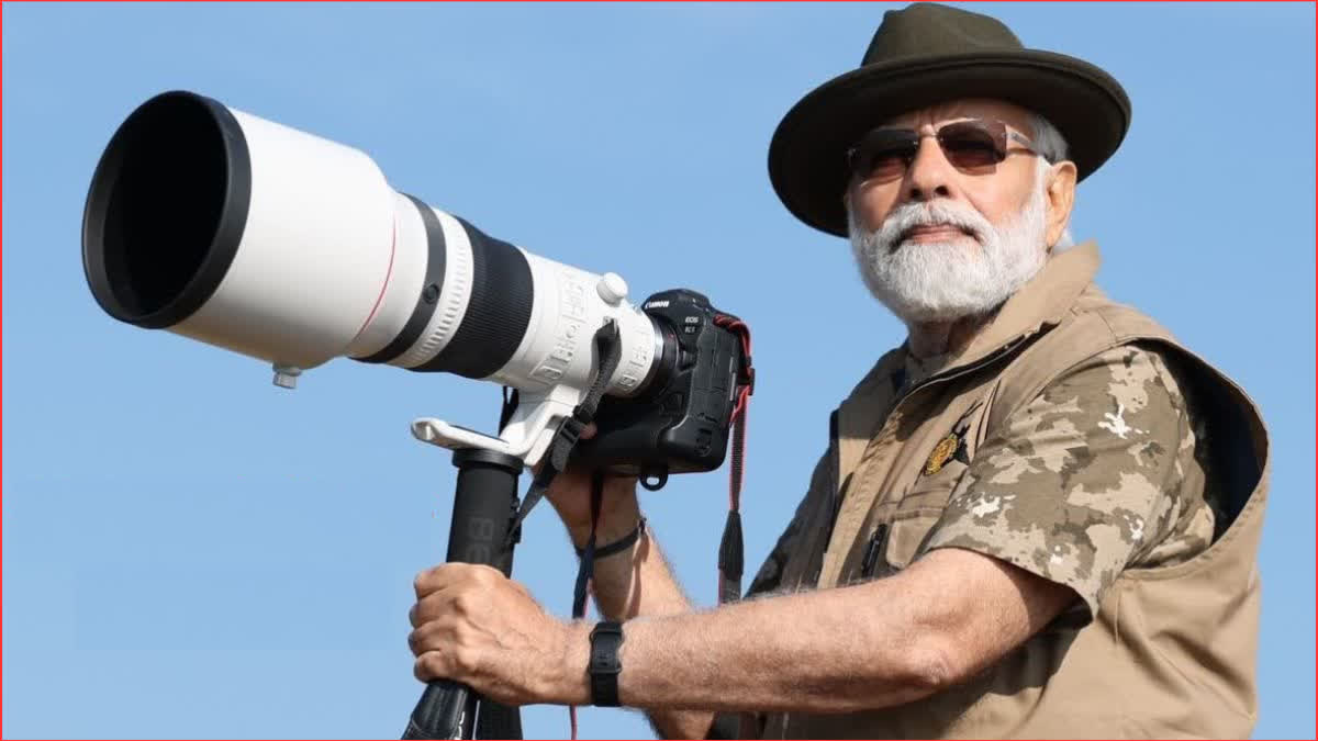 PM NARENDRA MODI DASHING LOOK