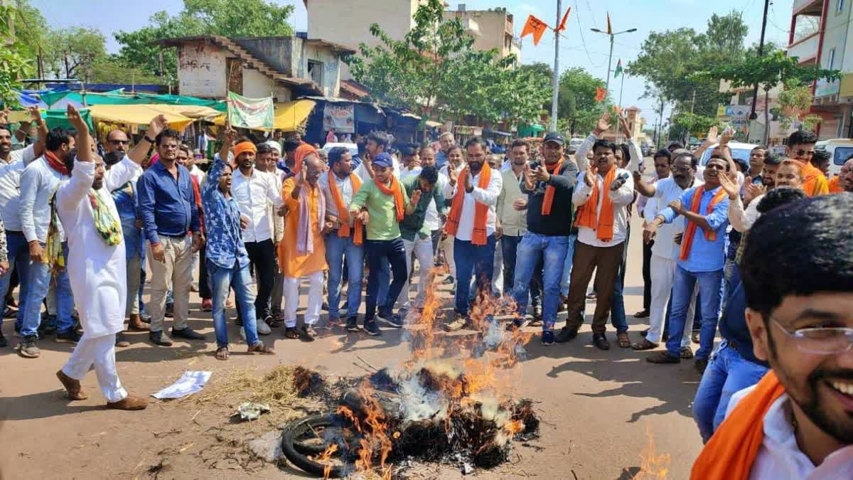 Bemetara violence incident  Biranpur of Bemetara  communal violence in Bemetara  Chhattisgarh bandh after communal violence  ಛತ್ತೀಸ್​ಗಢ ಬಂದ್​ಗೆ ಕರೆ ನೀಡಿದ ಸಂಘಟನೆಗಳು  ಕೋಮುಗಲಭೆಗೆ ಕಾರಣವಾದ ಮಕ್ಕಳ ಜಗಳ  ಮಕ್ಕಳ ನಡುವಿನ ಜಗಳ ಕೋಮುಗಲಭೆಗೆ ದಾರಿ  ಯುವಕನೊಬ್ಬನನ್ನು ಬಲಿ  ಮಾರಾಮಾರಿ ಕೋಮುಗಲಭೆಯ ಸ್ವರೂಪ  ಸಾಜಾ ಪೊಲೀಸ್ ಠಾಣಾ ವ್ಯಾಪ್ತಿಯ ಬಿರಾನ್‌ಪುರ