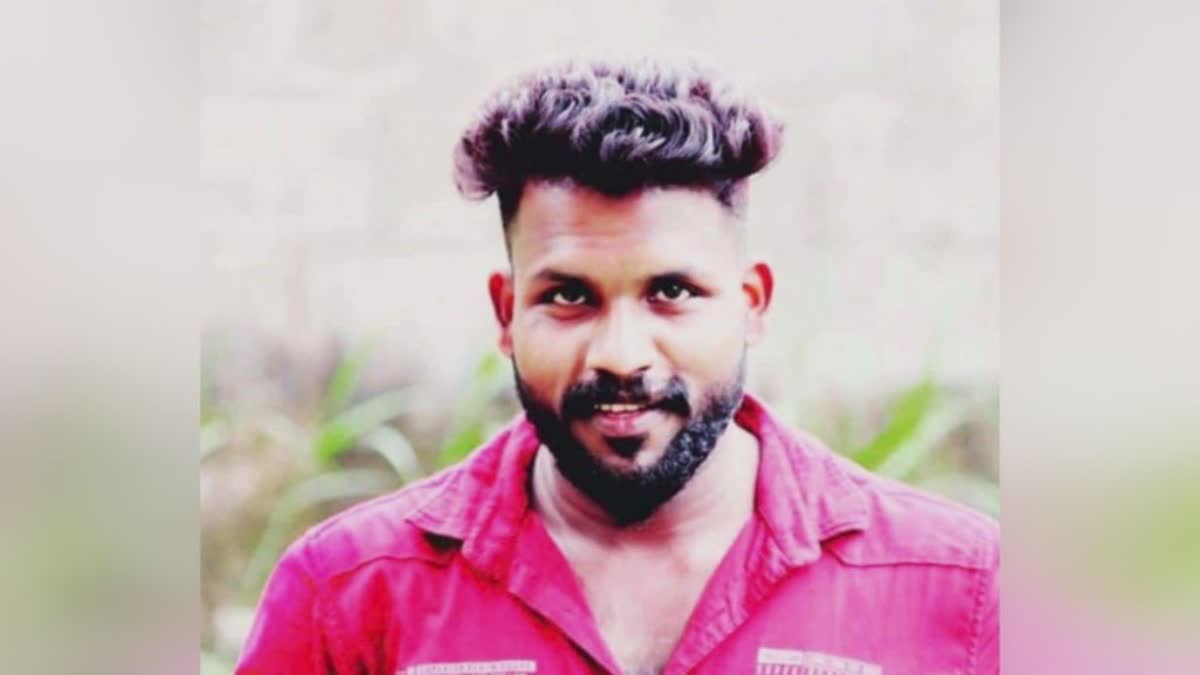 murder accused died in a road accident  murder accused died  road accident  കൊലപാത കേസ് പ്രതി വാഹനാപകത്തില്‍ മരിച്ചു  കൊലക്കേസ് പ്രതി വാഹനാപകത്തില്‍ മരിച്ചു  കൊലക്കേസ് പ്രതി  മാരായമുട്ടം സ്വദേശി രഞ്ജിത്ത്  യുവാവ് വാഹനാപകടത്തില്‍ മരിച്ചു  മാരായമുട്ടം പെലീസ്  മാരായമുട്ടം