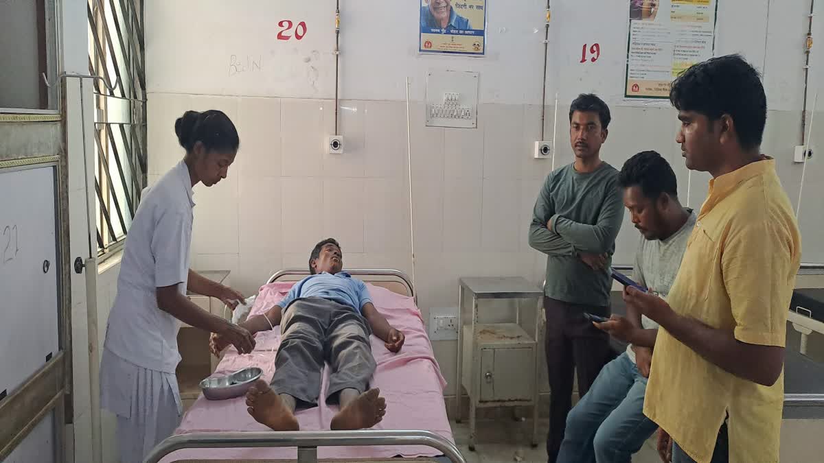 http://10.10.50.75//jharkhand/10-April-2023/jh-sim-01-lineman-injured-by-electrocution-vis-byte-jh10018_10042023114935_1004f_1681107575_171.jpg