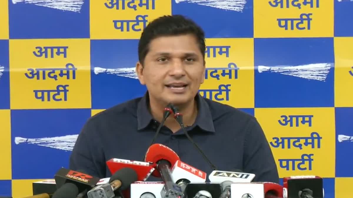 saurabh bhardwaj targeted lg vinai kumar saxena