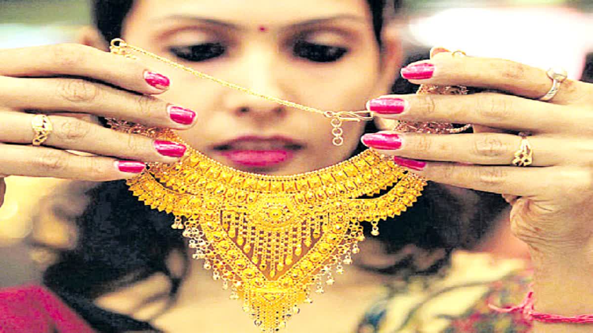 Gold-Silver Price: સોનાના ભાવની સીધી અસર આવનારી લગ્ન સીઝન પર થશે, શું છે માર્કેટની સ્થિતિ?