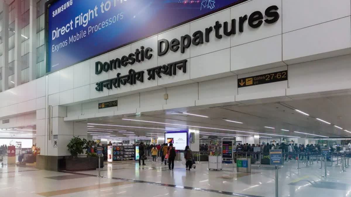 Delhi Air Port: ફ્લાઇટ 5 કલાક મોડી પડતા અમદાવાદ-વડોદરાના 130 મુસાફર અટવાયા, PM ને ટ્ટવિટ કરી